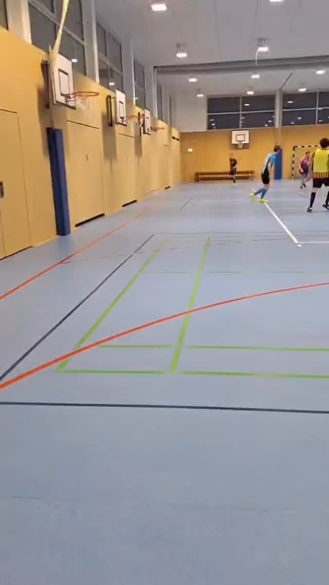 Dienstag = Trainingstag ⚽️🥅

Typischer Dienstag Abend bei den SauwaKicker du hast auch Lust mal vorbei zu kommen und rein zu schnuppern? 
Dann melde dich jeder Zeit bei uns 🐷 

#sauwakicker03 #vohburg #team #fussball #mannschaft